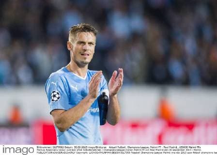 Aktuell Fußball, Champions League, Malmö FF - Real Madrid , 150930 Malmö FFs Markus Rosenberg tackar publiken efter fotbollsmatchen i Champions League mellan Malmö FF och Real Madrid den 30 september 2015 i Malmö.  Copyright: LUDVIGxTHUNMAN BB150930LT059