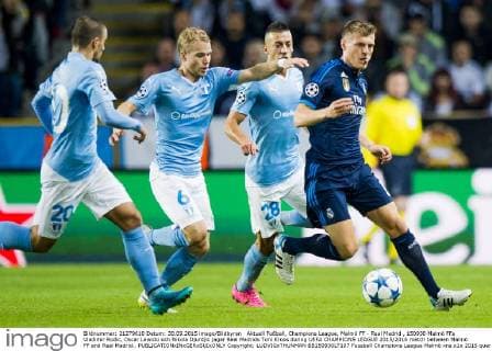 Aktuell Fußball, Champions League, Malmö FF - Real Madrid , 150930 Malmö FFs Vladimir Rodic, Oscar Lewicki och Nikola Djurdjic jagar Real Madrids Toni Kroos during UEFA CHAMPIONS LEAGUE 2015 2016 match between Malmö FF and Real Madrid..  Copyright: LUDVIGxTHUNMAN BB150930LT107
