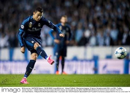 Aktuell Fußball, Champions League, Cristiano Ronaldo erzielt 500. und 501. Treffer seiner Karriere , 150930 Real Madrids Cristiano Ronaldo skjuter en frispark during UEFA CHAMPIONS LEAGUE 2015 2016 match between Malmö FF and Real Madrid..  Copyright: PETTERxARVIDSON BB150930PA184