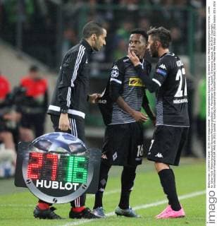 Moenchengladbach Auswechslung, Ibrahima Traore (Moenchengladbach) kommt fuer, comes for Julian Korb (Moenchengladbach) Borussia Moenchengladbach vs. Manchester City, Fussball, Champions League, 30.09.2015 Copyright: Hommes Eibner-Pressefoto EP_MHS