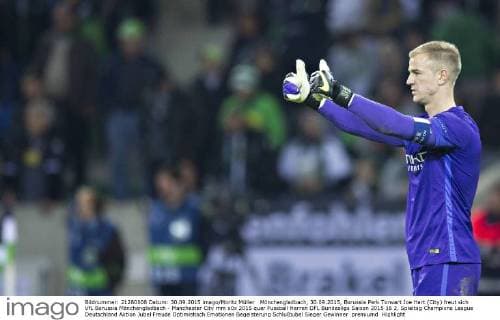 Mönchengladbach, 30.09.2015, Borussia Park Torwart Joe Hart (City) freut sich VfL Borussia Mönchengladbach - Manchester City mm