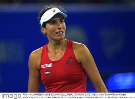 (151001) -- WUHAN, Oct. 1, 2015 -- Johanna Konta of UK reacts after a quarterfinal match against Venus Williams of the United States at 2015 WTA Tennis Damen Wuhan Open Tennis Tournament in Wuhan, capital of central China s Hubei Province, Oct. 1, 2015. Johanna Konta of UK lost 1-2. ) (SP)CHINA-WUHAN-TENNIS-WTA-WUHAN OPEN (CN) ChengxMin 