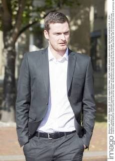 Aktuell Fußball, England, Adam Johnson Gerichtsverhandlung Oct. 2, 2015 - Bradford, yorkshire, UK - ENGLAND footballer Adam Johnson at Bradford court today on child sex charges. The 28-year-old Sunderland winger is set to attend Bradford Crown Court for a pre-trial review. He has previously denied three counts of sexual activity with a child and one count of grooming. Adam Johnson  - ZUMAl94_
