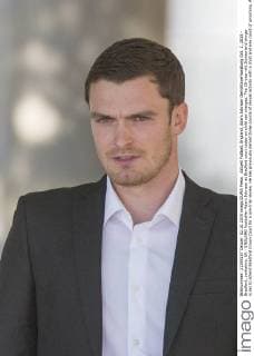 Aktuell Fußball, England, Adam Johnson Gerichtsverhandlung Oct. 2, 2015 - Bradford, yorkshire, UK - ENGLAND footballer Adam Johnson at Bradford court today on child sex charges. The 28-year-old Sunderland winger is set to attend Bradford Crown Court for a pre-trial review. He has previously denied three counts of sexual activity with a child and one count of grooming. Adam Johnson  - ZUMAl94_