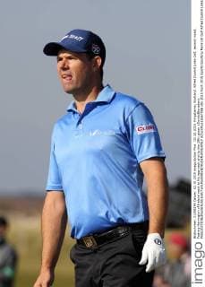 02.10.2015. Kingsbarns, Scotland. Alfred Dunhill Links Golf, second round. Padraig Harrington of Ireland react to his approach shot to the 18th green xDavidxBlunsdenx  ActionPlus11667556