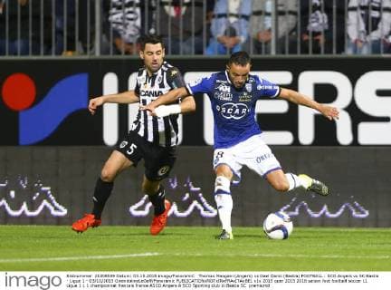 Thomas Mangani (Angers) vs Gael Danic (Bastia) FOOTBALL : SCO Angers vs SC Bastia - Ligue 1 - 03 10 2015 GwendolineLeGoff Panoramic 