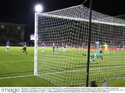 penalty Abdoul Razzagui Camara (Angers) vs Jean Louis Leca ( Gardien Goal Bastia ) FOOTBALL : SCO Angers vs SC Bastia - Ligue 1 - 03 10 2015 GwendolineLeGoff Panoramic 