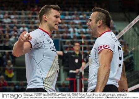 03.10.2015, Arena Bremen, Bremen Volleyball, Länderspiel Laenderspiel, Deutschland vs. Russland Jubel Christian Fromm ( 1 GER), Georg György Gyoergy Grozer ( 9 GER)