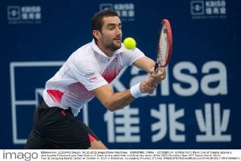 SHENZHEN, CHINA - OCTOBER 04: (CHINA OUT) Marin Cilic of Croatia returns a shot against Feliciano Lopez Diaz-Guerra of Spain during semi-final match on day seven of the 2015 Shenzhen Open ATP Tennis Herren World Tour at Longgang Sports Center on October 4, 2015 in Shenzhen, Guangdong Province of China.  CFP473856673 