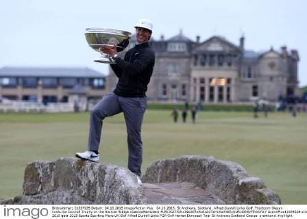 04.10.2015. St Andrews, Scotland. Alfred Dunhill Links Golf. Thorbjorn Olesen holds the Dunhull Trophy on the Swilcan Bridge xDavidxBlunsdenx  ActionPlus11669208