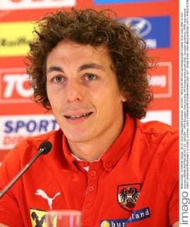 SOCCER - UEFA EURO EM Europameisterschaft Fussball 2016 quali, MNE vs AUT, preview VIENNA,AUSTRIA,05.OCT.15 - SOCCER - UEFA European Championship EM Europameisterschaft 2016, European Qualifiers, OEFB international match Länderspiel Montenegro vs Austria, preview, press conference PK Pressekonferenz team AUT. Image shows Julian Baumgartlinger (AUT). GEPAxpictures xChristianxOrt
