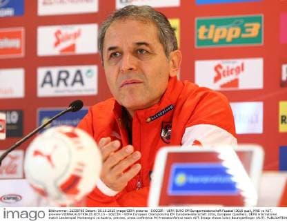 SOCCER - UEFA EURO EM Europameisterschaft Fussball 2016 quali, MNE vs AUT, preview VIENNA,AUSTRIA,05.OCT.15 - SOCCER - UEFA European Championship EM Europameisterschaft 2016, European Qualifiers, OEFB international match Länderspiel Montenegro vs Austria, preview, press conference PK Pressekonferenz team AUT. Image shows Julian Baumgartlinger (AUT). GEPAxpictures xChristianxOrt