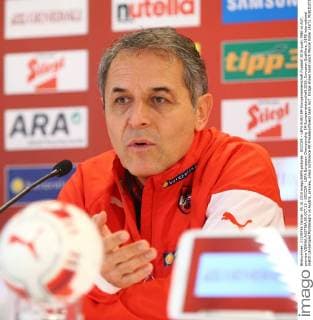 SOCCER - UEFA EURO EM Europameisterschaft Fussball 2016 quali, MNE vs AUT, preview VIENNA,AUSTRIA,05.OCT.15 - SOCCER - UEFA European Championship EM Europameisterschaft 2016, European Qualifiers, OEFB international match Länderspiel Montenegro vs Austria, preview, press conference PK Pressekonferenz team AUT. Image shows head coach Marcel Koller (AUT). GEPAxpictures xChristianxOrt
