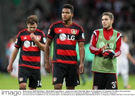Leverkusen Admir Mehmedi (Bayer 04 Leverkusen 14), Jonathan Tah (Bayer 04 Leverkusen 4) und Marlon Frey (Bayer 04 Leverkusen 37) Bayer 04 Leverkusen vs FC Augsburg, Fussball, 1. Bundesliga, 04.10.2015, Copyright: Schülerx xEibner-Pressefoto EP_jse
