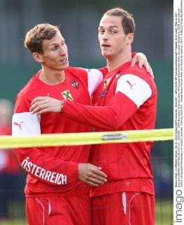 SOCCER - UEFA EURO EM Europameisterschaft Fussball 2016 quali, MNE vs AUT, preview VIENNA,AUSTRIA,05.OCT.15 - SOCCER - UEFA European Championship EM Europameisterschaft 2016, European Qualifiers, OEFB international match Länderspiel Montenegro vs Austria, preview, training team AUT. Image shows Florian Klein and Marko Arnautovic (AUT). GEPAxpictures xChristianxOrt