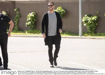 Arrival of the players of the Spanish football team squad Mannschaftsbild Totale for the Qualifying to European Championship EM Europameisterschaft in France at the Ciudad del Futbol of Las Rozas, Madrid. October 06, 2015 In the image defender of the Real Madrid, Sergio Ramos.  (20151006005)