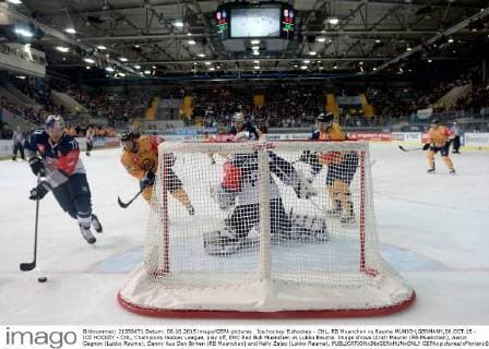 Ice hockey Eishockey - CHL, RB Muenchen vs Rauma MUNICH,GERMANY,06.OCT.15 - ICE HOCKEY - CHL, Champions Hockey League, play off, EHC Red Bull Muenchen vs Lukko Rauma. Image shows Ulrich Maurer (RB Muenchen), Aaron Gagnon (Lukko Rauma), Danny Aus Den Birken (RB Muenchen) and Kelly Zajac (Lukko Rauma). GEPAxpictures xFlorianxErtl