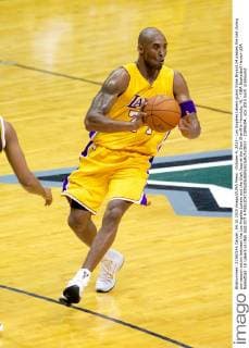 October 4, 2015 - Los Angeles Lakers guard Kobe Bryant 24 passes the ball during pre-season action between the Los Angeles Lakers and the Utah Jazz at the Stan Sheriff in Honolulu, HI. - NBA Basketball Herren USA Basketball: LA Lakers vs Utah Jazz OCT 4 - ZUMAc04_