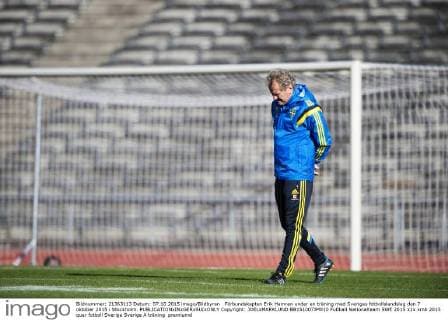 Förbundskapten Erik Hamren under en träning med Sveriges fotbollslandslag den 7 oktober 2015 i Stockholm.  Copyright: JOELxMARKLUND BB151007JM010