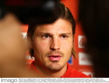 SOCCER - UEFA EURO EM Europameisterschaft Fussball 2016 quali, MNE vs AUT, preview VIENNA,AUSTRIA,07.OCT.15 - SOCCER - UEFA European Championship EM Europameisterschaft 2016, European Qualifiers, OEFB international match Länderspiel Montenegro vs Austria, preview, mixed zone of team AUT. Image shows Sebastian Proedl (AUT). Keywords: press conference PK Pressekonferenz GEPAxpictures xChristianxOrt