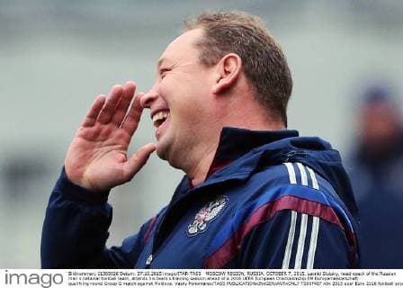 MOSCOW REGION, RUSSIA. OCTOBER 7, 2015. Leonid Slutsky, head coach of the Russian men s national football team, attends his team s training session ahead of a 2016 UEFA European Championship EM Europameisterschaft qualifying round Group G match against Moldova. Vasily Ponomarev TASS  TS00F487