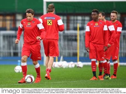 SOCCER - UEFA EURO EM Europameisterschaft Fussball 2016 quali, MNE vs AUT, preview VIENNA,AUSTRIA,07.OCT.15 - SOCCER - UEFA European Championship EM Europameisterschaft 2016, European Qualifiers, OEFB international match Länderspiel Montenegro vs Austria, preview, training team AUT. Image shows Stefan Schwab, Sebastian Proedl, David Alaba, Markus Suttner and Jakob Jantscher (AUT). GEPAxpictures xChristianxOrt