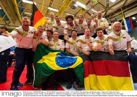 07.10.2015, Sportschule der Bundeswehr, Warendorf Sitzvolleyball, Europameisterschaft, Finale, Deutschland vs. Bosnien-Herzegowina Jubel Deutschland nach 2. Platz Silber Silbermedaille