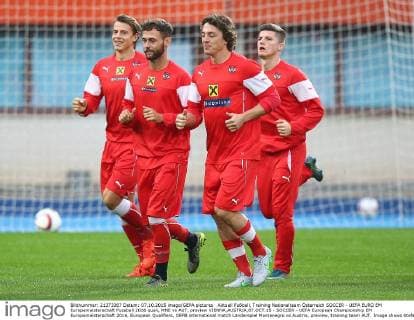 Aktuell Fußball, Training Nationalteam Österreich SOCCER - UEFA EURO EM Europameisterschaft Fussball 2016 quali, MNE vs AUT, preview VIENNA,AUSTRIA,07.OCT.15 - SOCCER - UEFA European Championship EM Europameisterschaft 2016, European Qualifiers, OEFB international match Länderspiel Montenegro vs Austria, preview, training team AUT. Image shows Stefan Schwab, Michael Madl, Julian Baumgartlinger and Marcel Sabitzer (AUT). GEPAxpictures xChristianxOrt