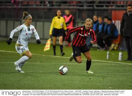 20151007, Vantaa, Finland. Women s Champions League football match PK-35 Vantaa vs FC Roseng?rd at Myymaki Stadium in Vantaa, Fniland. In picture FC Roseng?rd Josee Belanger and PK-35 Jenna Korhonen. Jarno Kuusinen All Over Press FINLAND OUT  1.03555941
