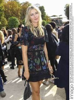 Maria Sharapova CELEBRITES : Modenschau Valentino - Pret a Porter Printemps Ete 2016 - 06 10 2015 GwendolineLeGoff Panoramic 