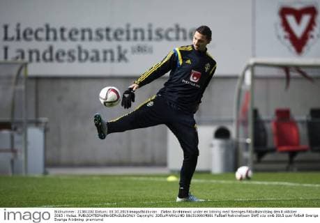 Zlatan Ibrahimovic under en träning med Sveriges fotbollslandslag den 8 oktober 2015 i Vaduz.  Copyright: JOELxMARKLUND BB151008JM001