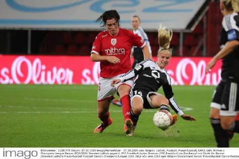 07.10.2015 xcex Belgien, Lüttich, Fussball, Frauenfussball, UWCL Uefa Women s Champions League Saison 2015 2016 Standart Lüttich gegen 1. FFC Frankfurt Jackie Groenen (FFC Frankfurt) im Zweikampf mit Cécile De Gernier (Standart Lüttich)