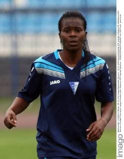 08.10.2015 Subotica(Serbia) ZFK Spartak Subotica-VfL Wolfsburg UEFA Women s Football Champions League Annette Jacky Messomo ZFK Spartak Subotica : 