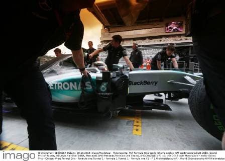 Motorsports: FIA Formula One World Championship WM Weltmeisterschaft 2015, Grand Prix of Russia, 44 Lewis Hamilton (GBR, Mercedes AMG Petronas Formula One Team), xHOCHxZWEIx