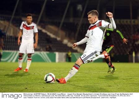 Aspach Enis Bunjaki (Deutschland) mit dem Strafstoss zum 1 zu 0 fuer die Deutsche U19 Deutschland vs Mexiko, Laenderspiel U19, Mercedes-Benz Elite Cup, Fussball, 09.10.2015 Copyright: Fudisch Eibner-Pressefoto EP_PFS