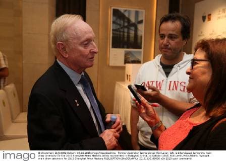 Former Australian tennis player Rod Laver, left, is interviewed during the main draw ceremony for the 2015 Shanghai Rolex Masters tennis tournament in Shanghai, China, 10 October 2015. Rod Laver, Milos Raonic highlight main draw ceremony for 2015 Shanghai Rolex Masters  20151010_08806