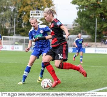 Leverkusen vl. Jolanta Siwinska (Potsdam), Sharon Beck (Leverkusen) Bayer 04 Leverkusen - Turbine Potsdam, Fussball, Damen, Frauen, Allianz Frauen-Bundesliga, Spieltag 5, 10.10.2015 Copyright: Hornx xEibner-Pressefoto EP_bhorn