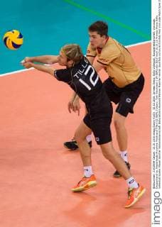 10.10.2015, Armeec Arena, Sofia Volleyball, Europameisterschaft, Vorrunde, Deutschland vs. Niederlande Annahme Ferdinand Tille ( 12 GER) Libero, Tom Strohbach ( 14 GER)