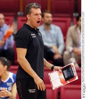 Stuttgart Volleyball Testspiel Allianz MTV Stuttgart vs. Asterix Kieldrecht, Trainer Guillermo Hernandez (Stuttgart)