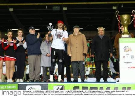 Berlin TE WR Evan Landi ( 5, 1. FFC Braunschweig) wurde zum besten Spieler des Finals gekuert, German Bowl XXXVII, Schwaebisch Hall Unicorns vs. 1. FFC Braunschweig, American Football, 10.10.2015, Copyright: Hundt xEibner-Pressefoto EP_mht