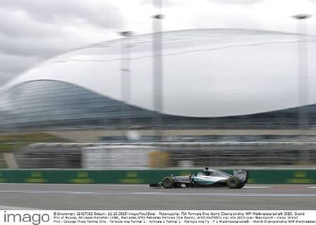 Motorsports: FIA Formula One World Championship WM Weltmeisterschaft 2015, Grand Prix of Russia, 44 Lewis Hamilton (GBR, Mercedes AMG Petronas Formula One Team), xHOCHxZWEIx