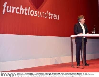 Präsident Bernd Wahler VfB Stuttgart vor Motto Furchtlos und Treu VfB Mitgliederversammlung 2015 Fußball Bundesliga Herren GER Stuttgart Porsche-Arena 11.10.2015 VfB Mitgliederversammlung