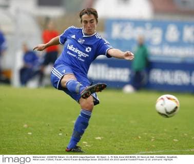 SC Sand - 1. FC Köln Anne VAN BONN, SC Sand am Ball, Freisteller, Einzelbild, Aktion quer, Fußball, Frauen, Allianz-Frauen-Bundesliga Saison 2015 2016