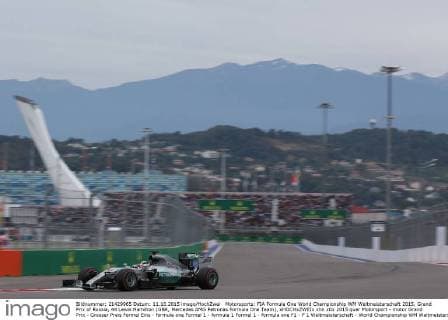 Motorsports: FIA Formula One World Championship WM Weltmeisterschaft 2015, Grand Prix of Russia, 44 Lewis Hamilton (GBR, Mercedes AMG Petronas Formula One Team), xHOCHxZWEIx