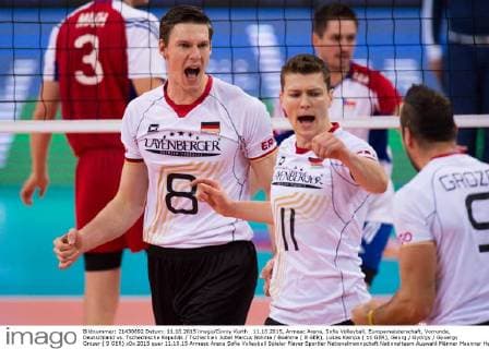 11.10.2015, Armeec Arena, Sofia Volleyball, Europameisterschaft, Vorrunde, Deutschland vs. Tschechische Republik Tschechien Jubel Marcus Böhme Boehme ( 8 GER), Lukas Kampa ( 11 GER), Georg György Gyoergy Grozer ( 9 GER)