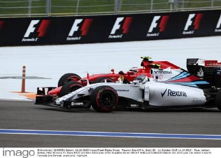 Russian Grand Prix, Sochi 08 - 11 October 2015 11.10.2015 - Race, Valtteri Bottas (FIN) Williams F1 Team FW37 and Kimi Raikkonen (FIN) Scuderia Ferrari SF15-T 