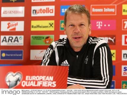 SOCCER - UEFA EURO EM Europameisterschaft Fussball 2016 quali, AUT vs LIE VIENNA,AUSTRIA,11.OCT.15 - SOCCER - UEFA European Championship EM Europameisterschaft 2016, European Qualifiers, OEFB international match Länderspiel Austria vs Liechtenstein, preview, press conference PK Pressekonferenz team LIE. Image shows head coach Rene Pauritsch (LIE). GEPAxpictures xChristianxOrt