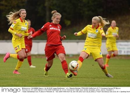 v.li.: Ricarda Schaber (TSG 1899 Hoffenheim II, 7) Annalena Herzog (FC Bayern München II, 37) Judith Steinert (TSG 1899 Hoffenheim II, 21) im Zweikampf, Duell, duel, tackle, Dynamik, Action, Aktion, Fussball, 2. Frauen-Bundesliga Süd, FC Bayern München II - TSG 1899 Hoffenheim II, xslx
