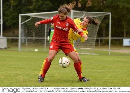 v.li.: Katharine Stengel (FC Bayern München II, 16) Johanna Kaiser (TSG 1899 Hoffenheim II, 3) im Zweikampf, Duell, duel, tackle, Dynamik, Action, Aktion, Fussball, 2. Frauen-Bundesliga Süd, FC Bayern München II - TSG 1899 Hoffenheim II, xslx