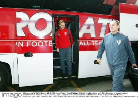 Aktuell Fußball, EM Quali, Kroatien Abflug nach Malta Departure of Croatian national football team for Malta 12.10.2015., Croatia, Zagreb - Departure of Croatian national football team for Malta on the qualifying match for Euro 2016. Ivan Rakitic, Marijan Mrmic.  GoranxJakus PIXSELL